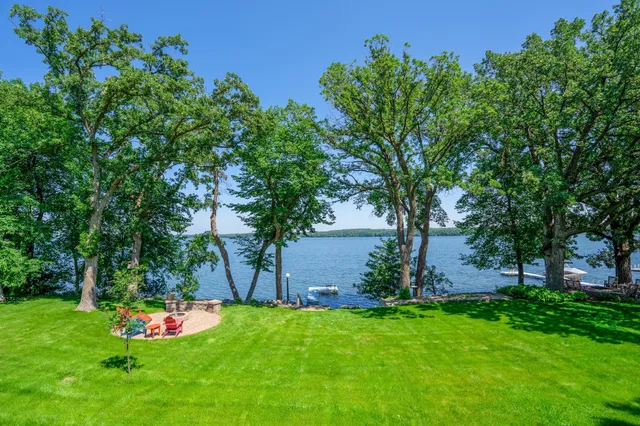 $1,200,000 | 870 South Andrew Drive Northeast, New London, MN 56273