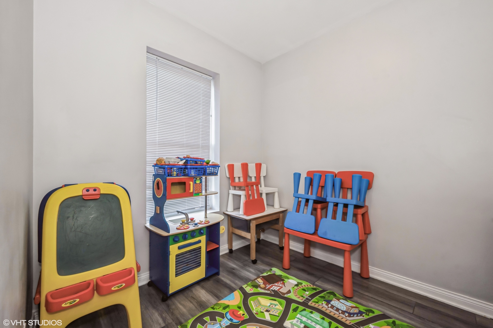 6131 South Racine Avenue Chicago, IL 60636 - Photo 8 of 13 Gallery Image 8