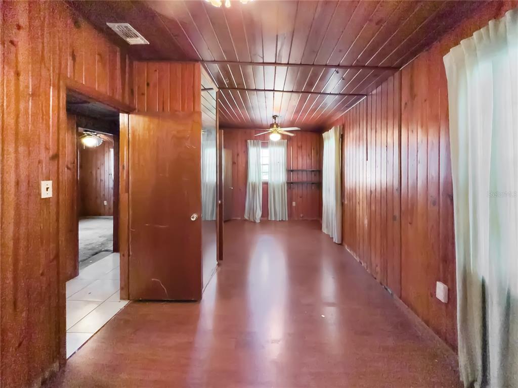 5420 Baptist Church Road Tampa, FL 33610 - Photo 6 of 11 a view of hallway with a hallway