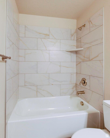 668 East Fiddlers Canyon Road, Unit 24 Cedar City, UT 84721 - Photo 11 of 21 Full bathroom with toilet and shower / washtub combination