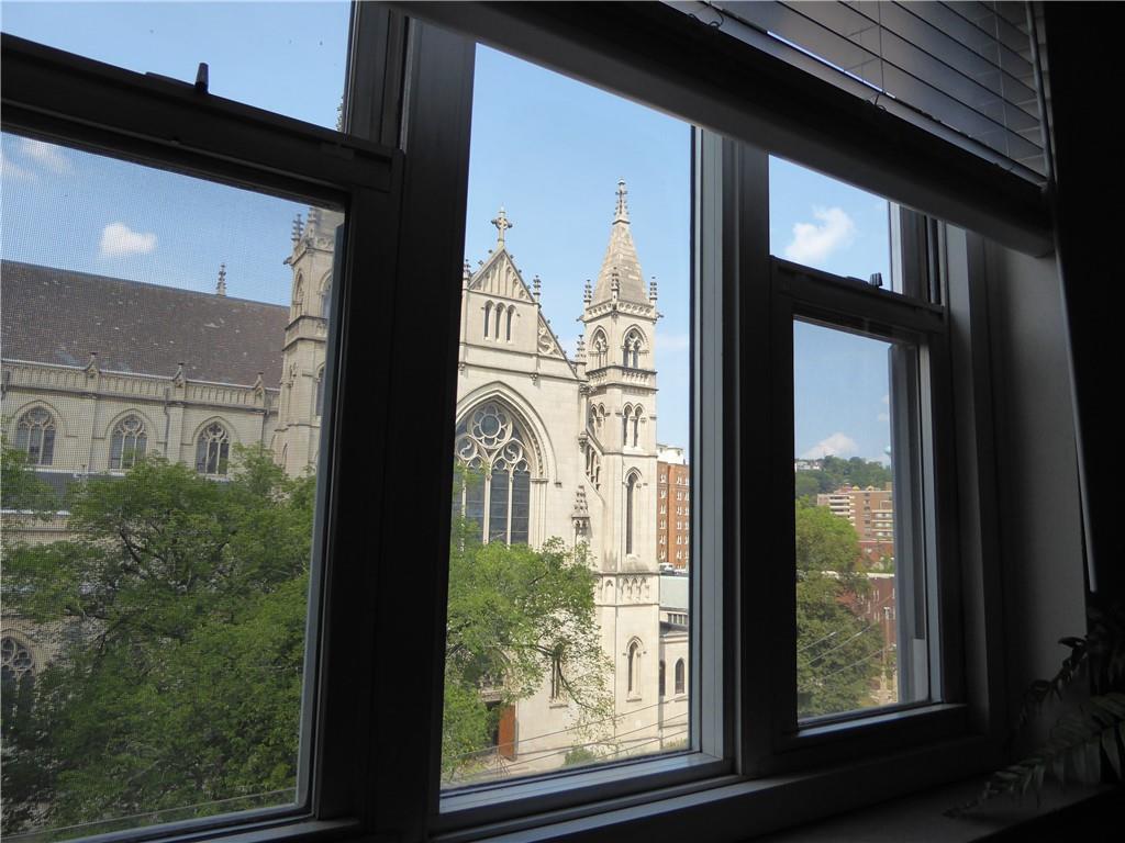 4601 Fifth Avenue, Unit 623 Pittsburgh, PA 15213 - Photo 22 of 28 a view of a door and a window