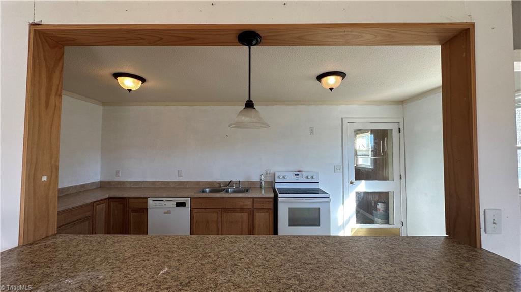 474 North Koontz Road Lexington, NC 27295 - Photo 7 of 18 Gallery Image 7