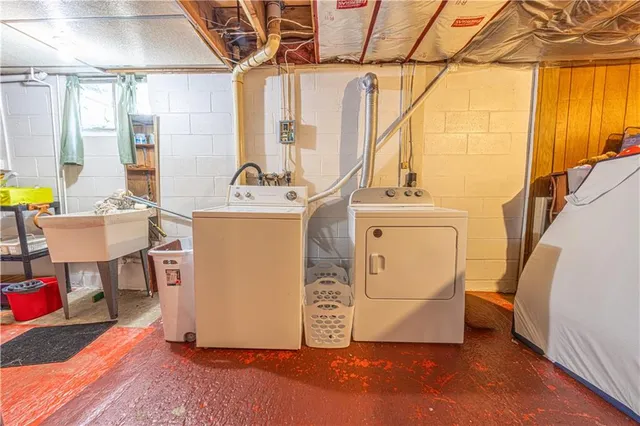 a view of a storage & utility room