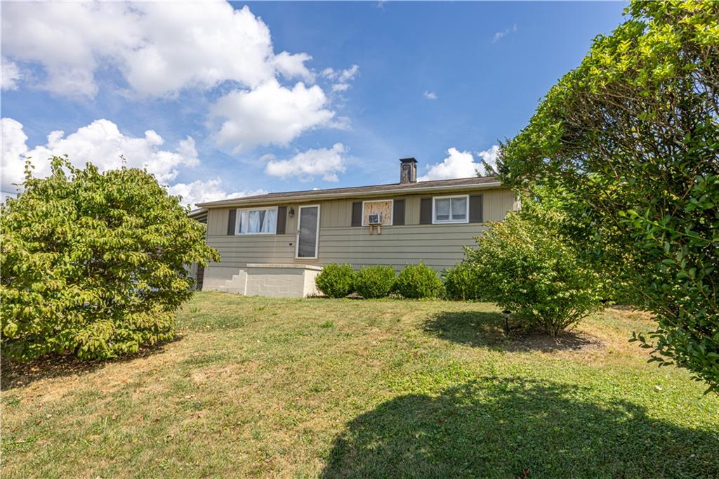 81 Mountain View Street Uniontown, PA 15401 - Photo 3 of 27