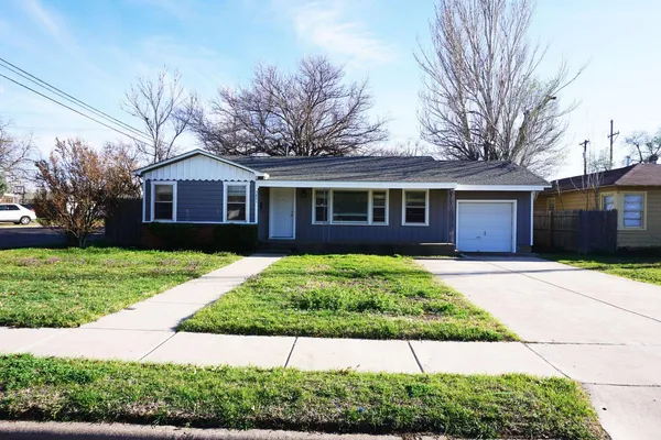 $1,195 | 3801 32nd Street, Lubbock, TX 79410