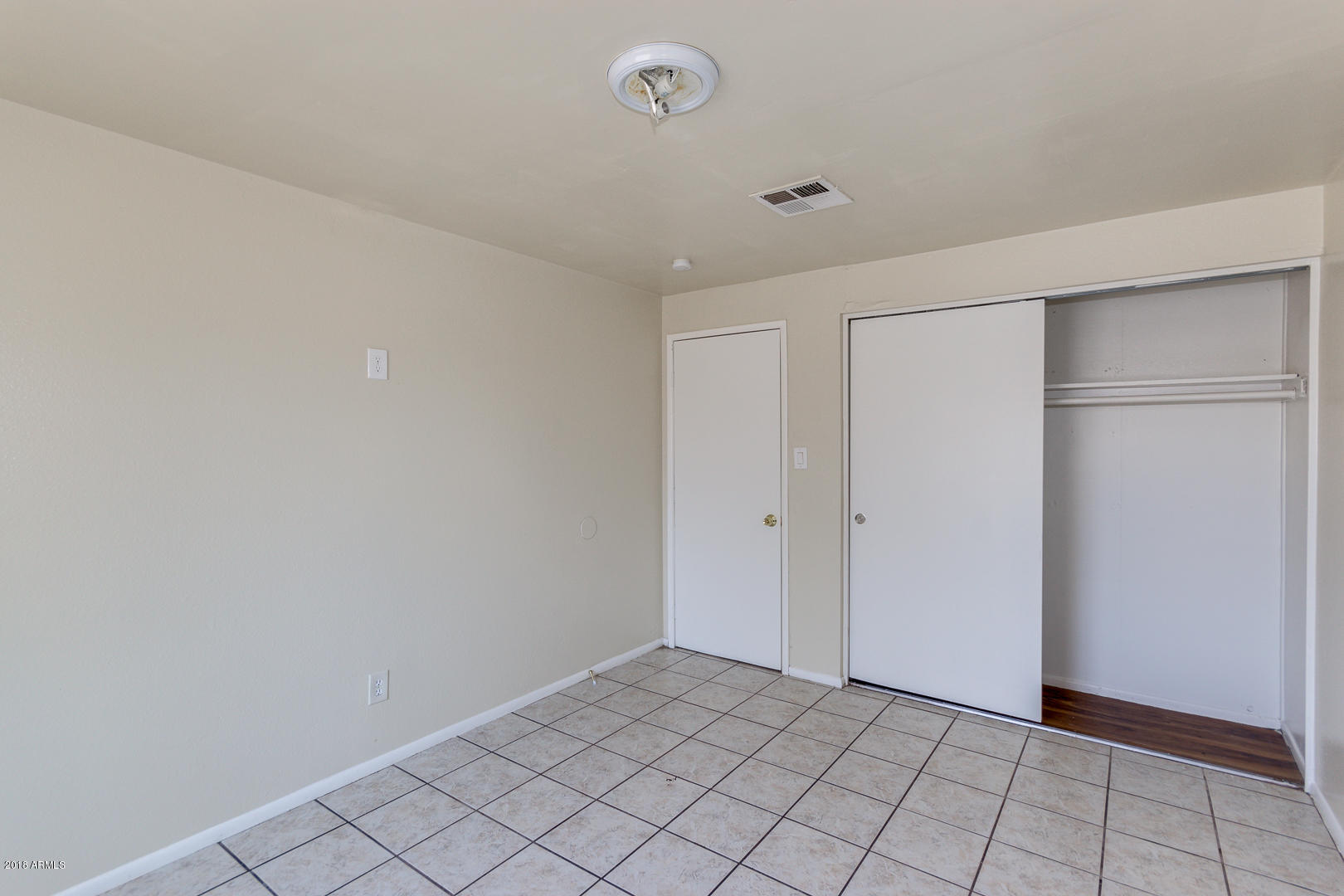 7114 West Monte Vista Road Phoenix, AZ 85035 - Photo 9 of 17 10-Monte Visto