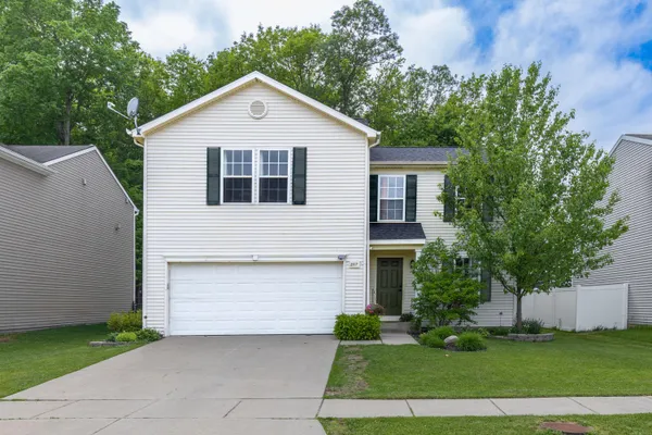$310,000 | 2717 Sycamore River Drive, Fowlerville, MI 48836
