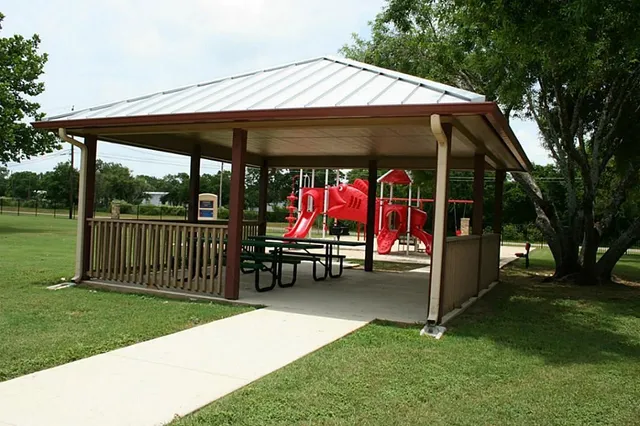 $605 | 2701 Zanderson Avenue, Jourdanton, TX 78026