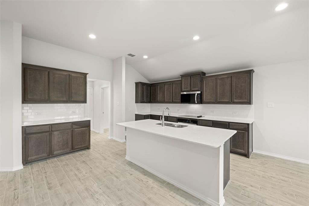 2637 Streamside Drive Burleson, TX 76028 - Photo 9 of 32 2637 Streamside- Kitchen-2