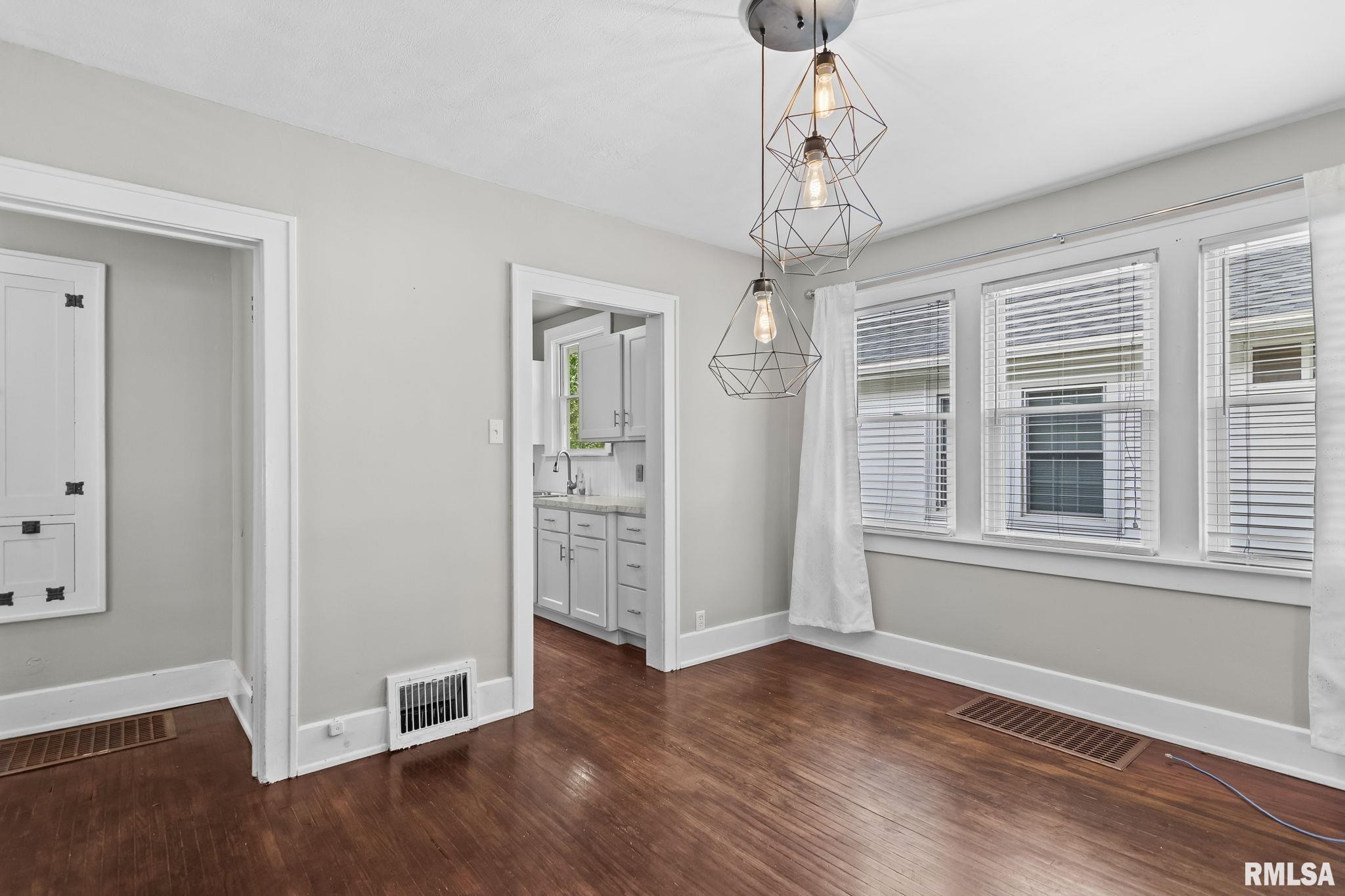 2108 South College Street Springfield, IL 62704 - Photo 9 of 37