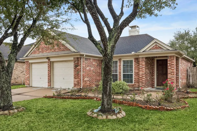 $2,200 | 11914 White Water Bay Drive, Pearland, TX 77584