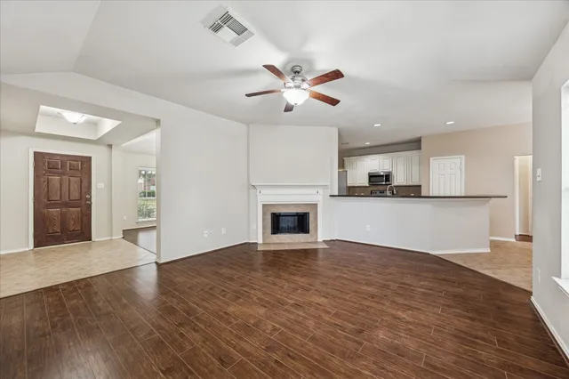 $2,200 | 11914 White Water Bay Drive, Pearland, TX 77584