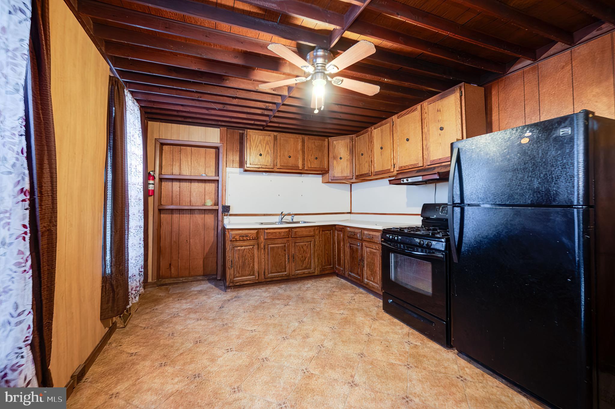 348 South 4th Street Reading, PA 19602 - Photo 16 of 43