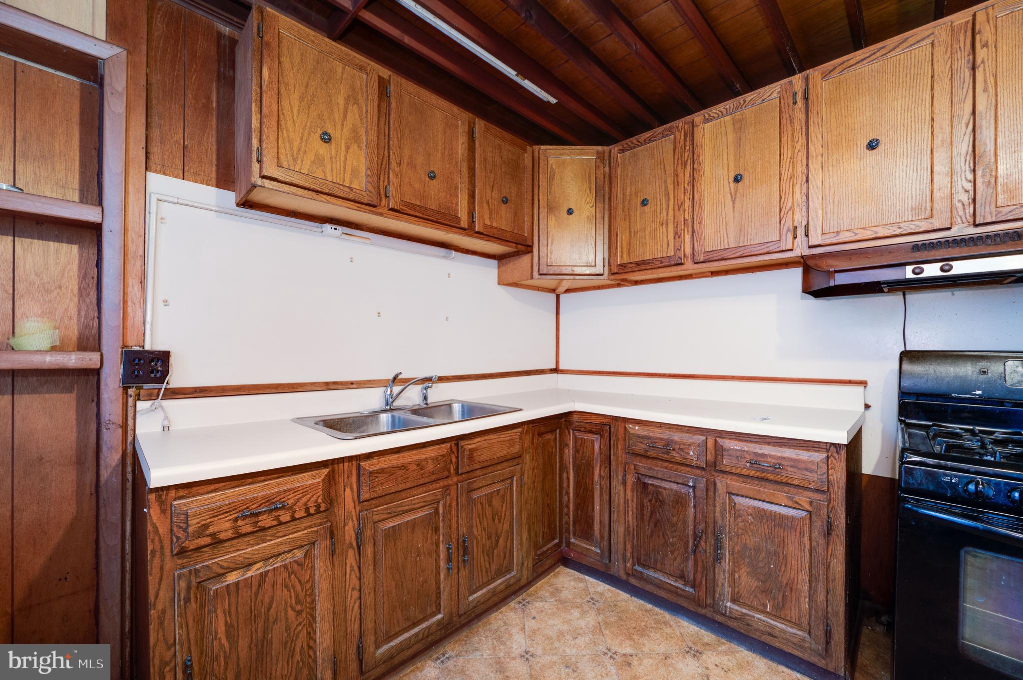 348 South 4th Street Reading, PA 19602 - Photo 18 of 43