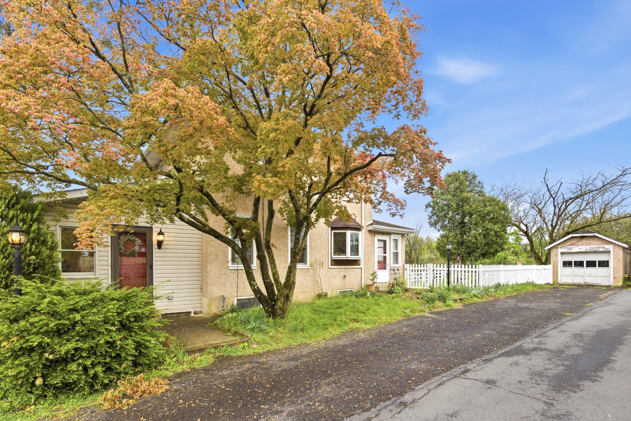 3131 Bedminster Road Ottsville, PA 18942 - Photo 17 of 17 Driveway and garage, more photos to come!