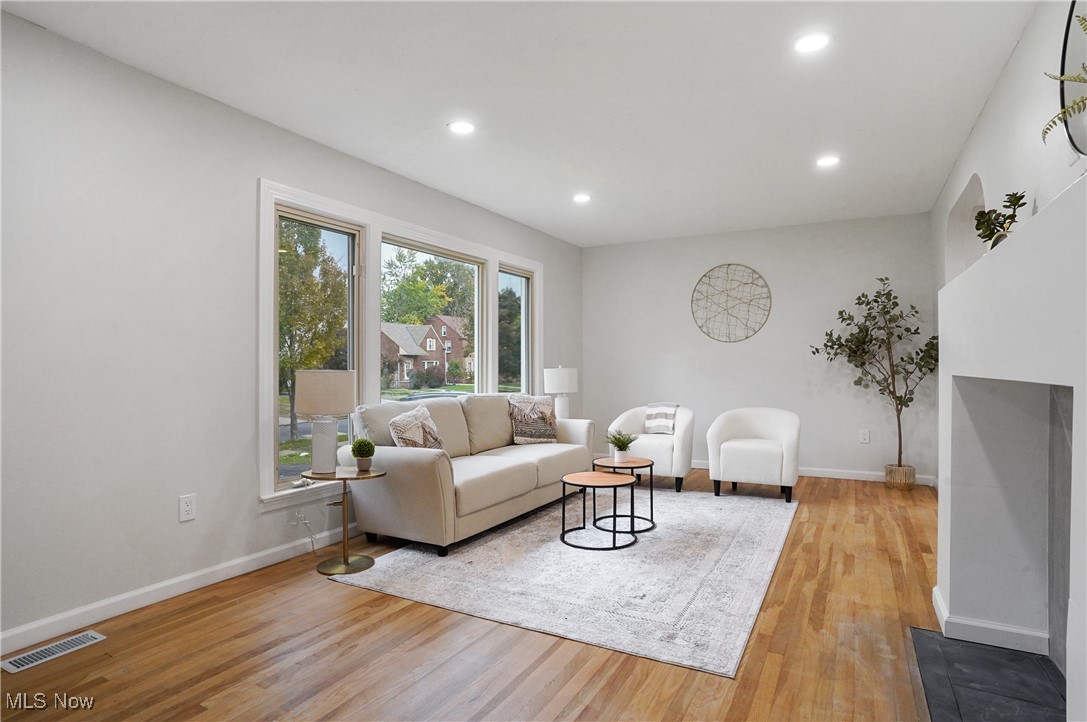 3734 Bainbridge Road Cleveland Heights, OH 44118 - Photo 7 of 41