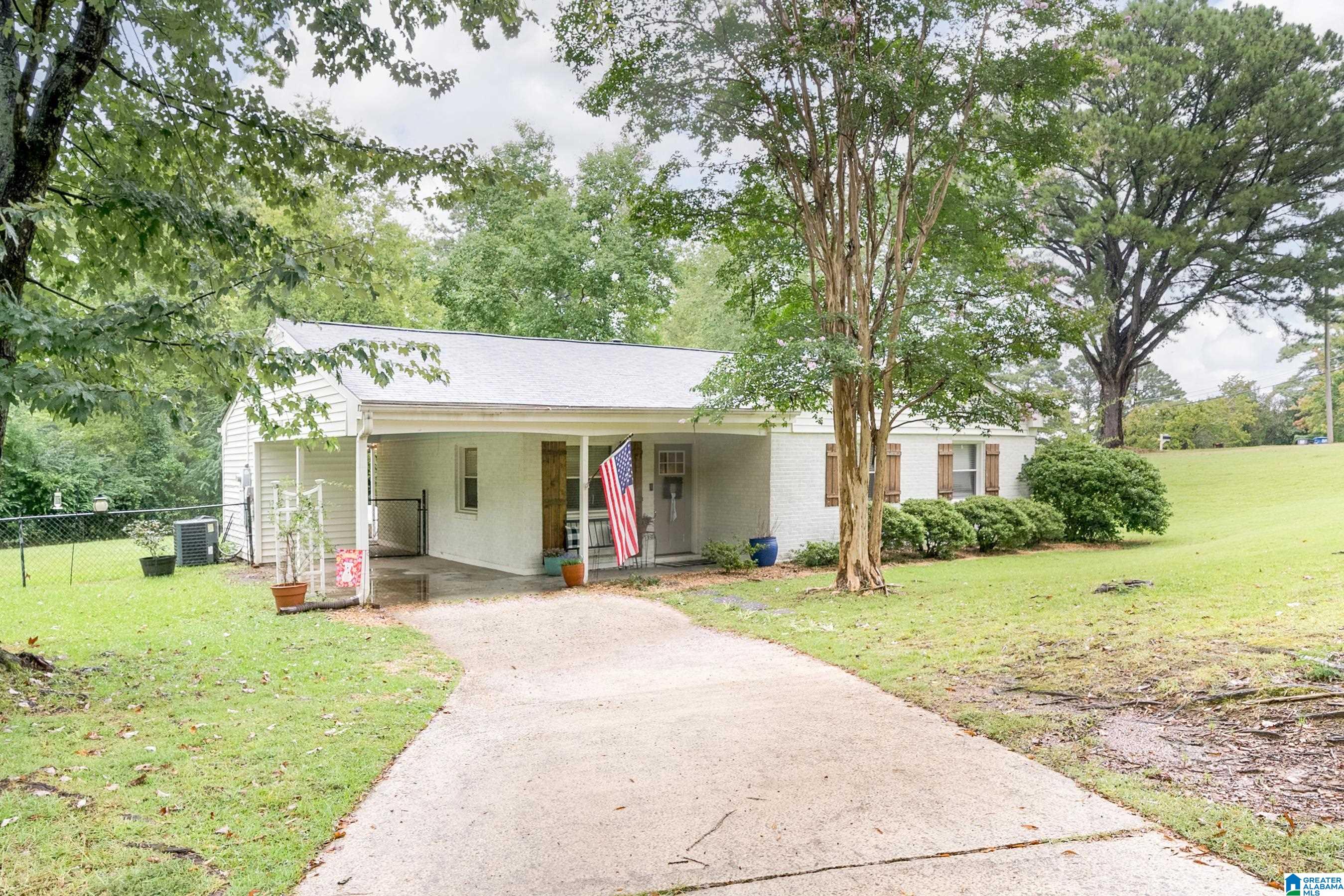 2136 Chapel Hill Road Birmingham, AL 35216 - Photo 2 of 22
