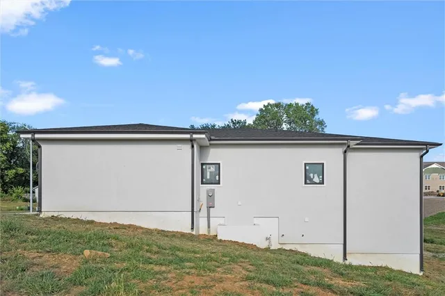 $769,000 | 2611 Northwest 84th Terrace, Kansas City, MO 64154