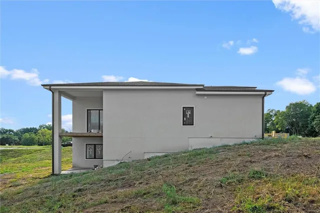 $769,000 | 2611 Northwest 84th Terrace, Kansas City, MO 64154