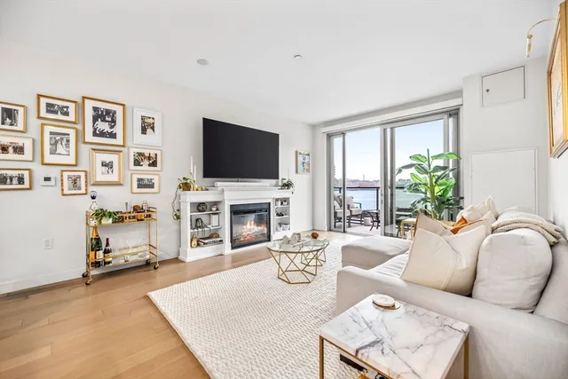 $1,149,000 | 45 Lewis Street, Unit 214, Boston, MA 02128