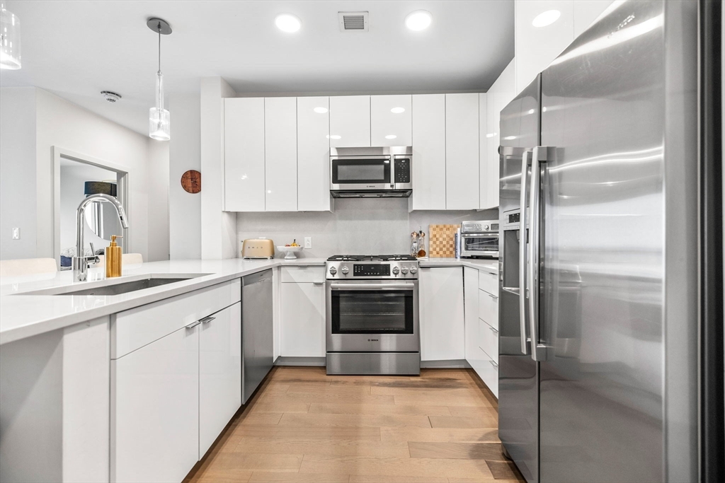 45 Lewis Street, Unit 214 Boston, MA 02128 - Photo 8 of 32