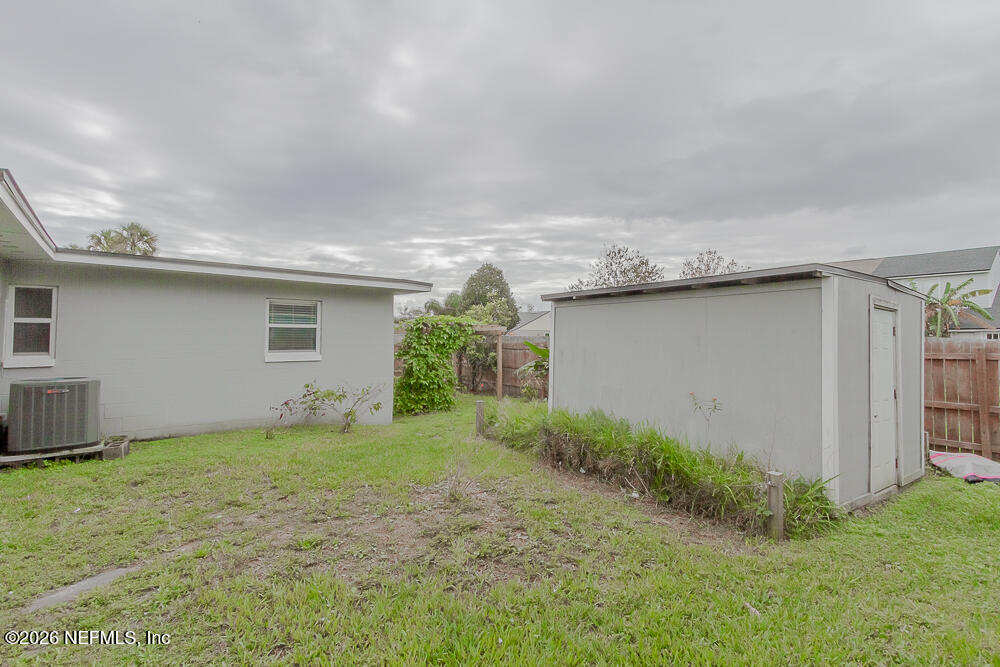 402 Skate Road Atlantic Beach, FL 32233 - Photo 14 of 31 20241109_skate_rd_8159