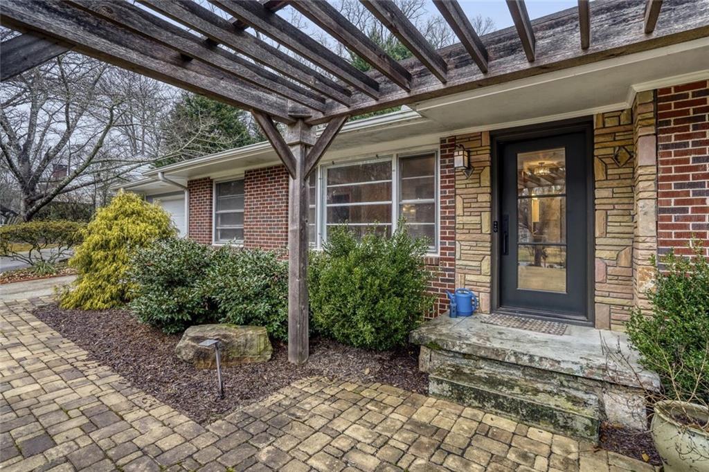 905 Milam Circle Clarkston, GA 30021 - Photo 4 of 33