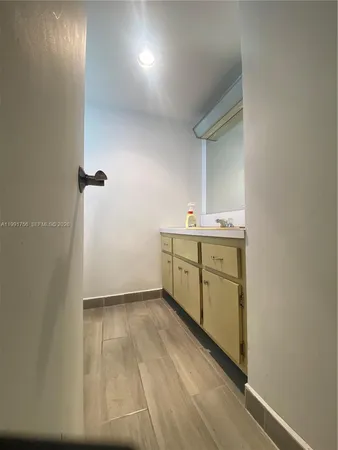 $1,600 | 443 Northeast 195th Street, Unit 436, Miami, FL 33179