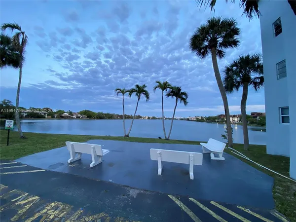 $1,600 | 443 Northeast 195th Street, Unit 436, Miami, FL 33179