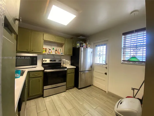 $1,600 | 443 Northeast 195th Street, Unit 436, Miami, FL 33179