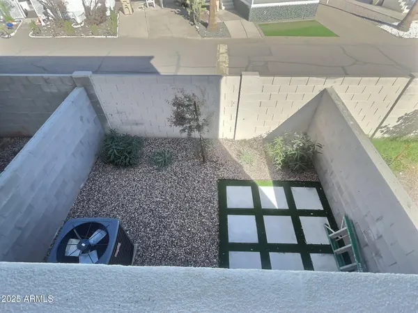 a view of an outdoor space
