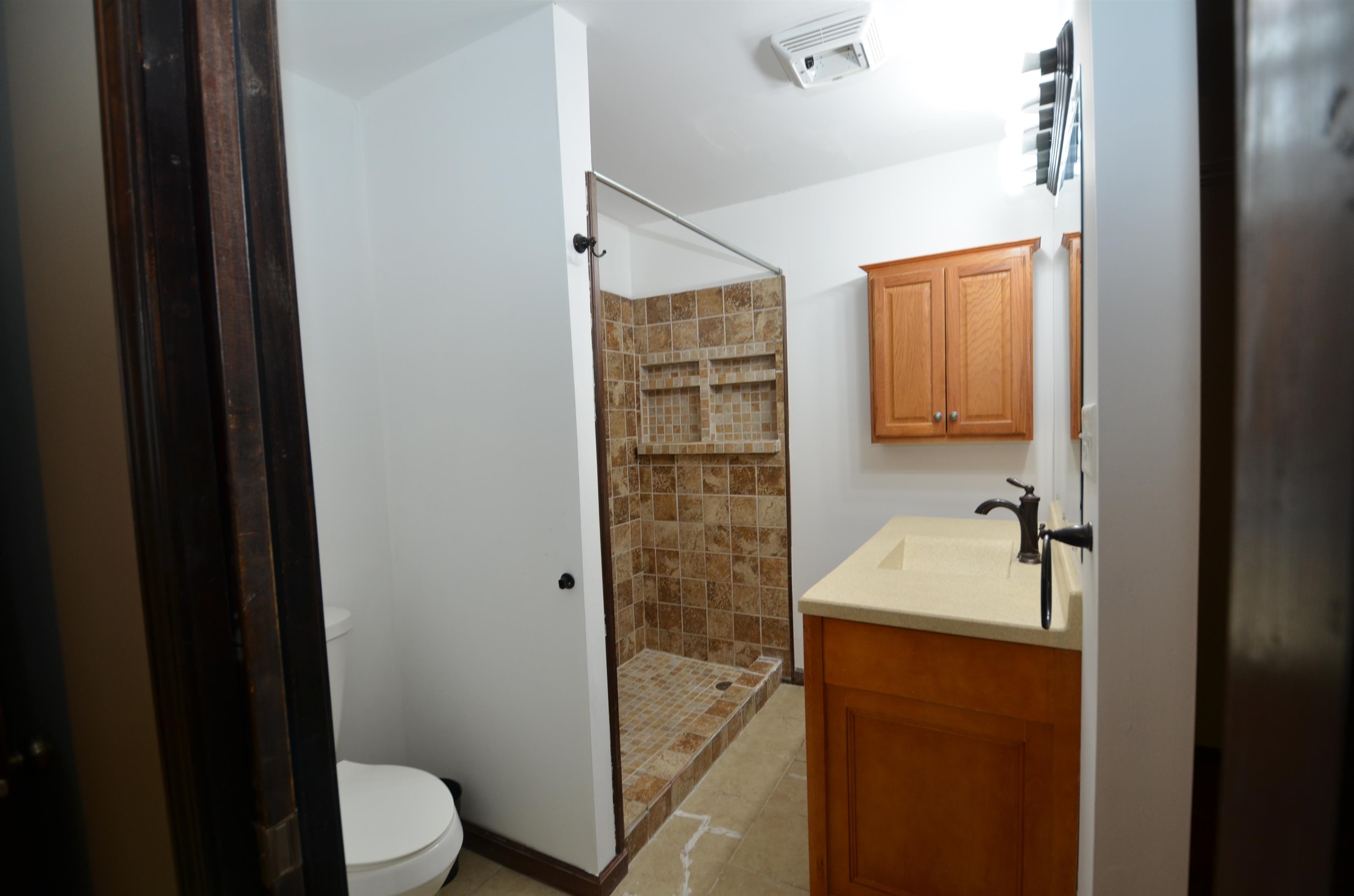 411 8th Avenue Two Harbors, MN 55616 - Photo 12 of 24 Main level bedroom bath