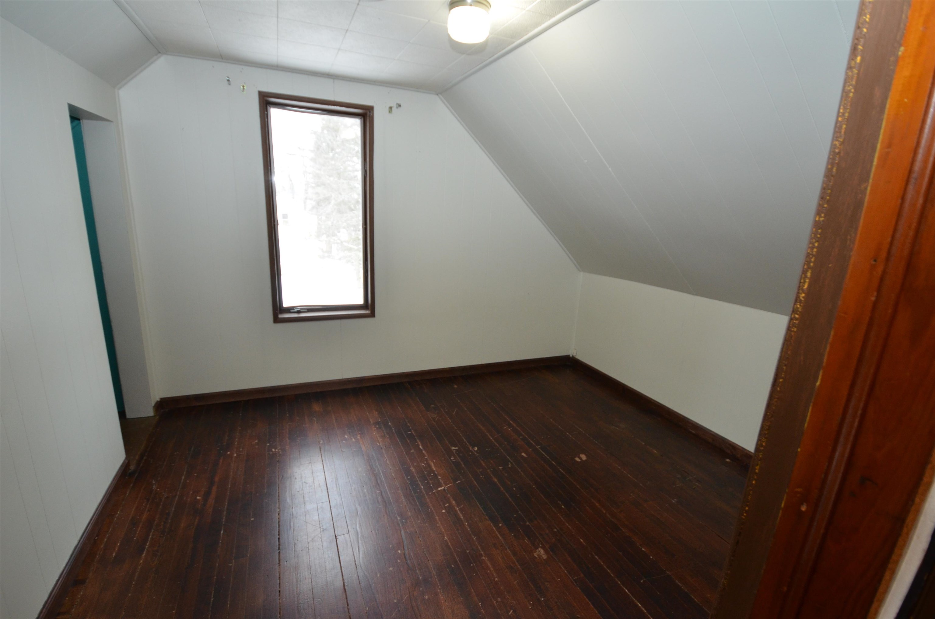 411 8th Avenue Two Harbors, MN 55616 - Photo 17 of 24 2nd level bedroom