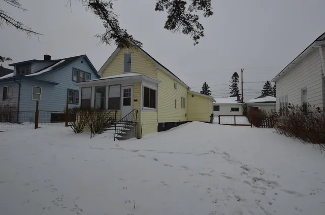 $216,900 | 411 8th Avenue, Two Harbors, MN 55616