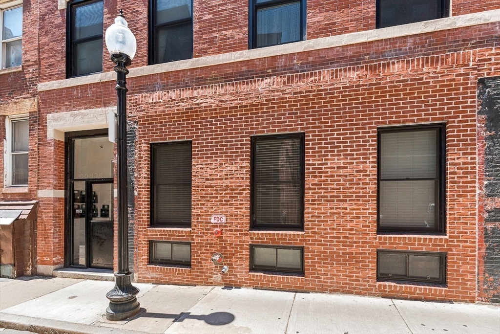 166 Salem Street, Unit 8 Boston, MA 02113 - Photo 15 of 17