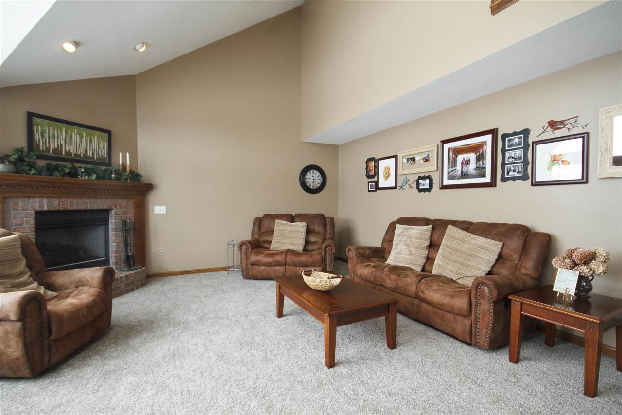 19106 Devall Road Spencerville, IN 46788 - Photo 3 of 32