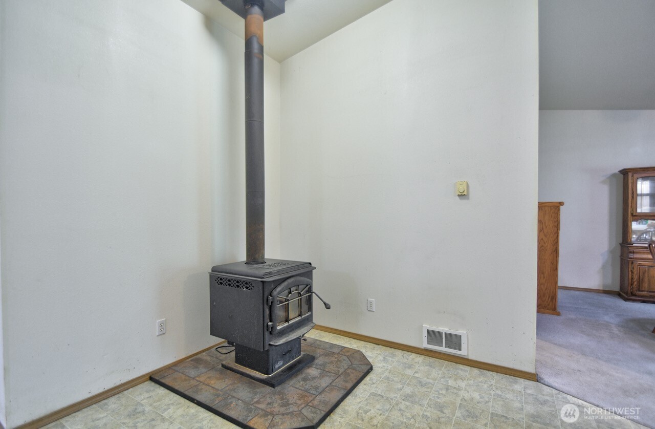 13920 Littlerock Road Southwest Rochester, WA 98579 - Photo 16 of 23 a view of entryway with livingroom