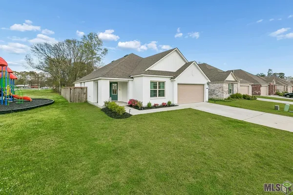 $309,900 | 32144 Devan Trail, Denham Springs, LA 70726
