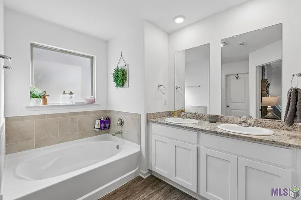 $309,900 | 32144 Devan Trail, Denham Springs, LA 70726