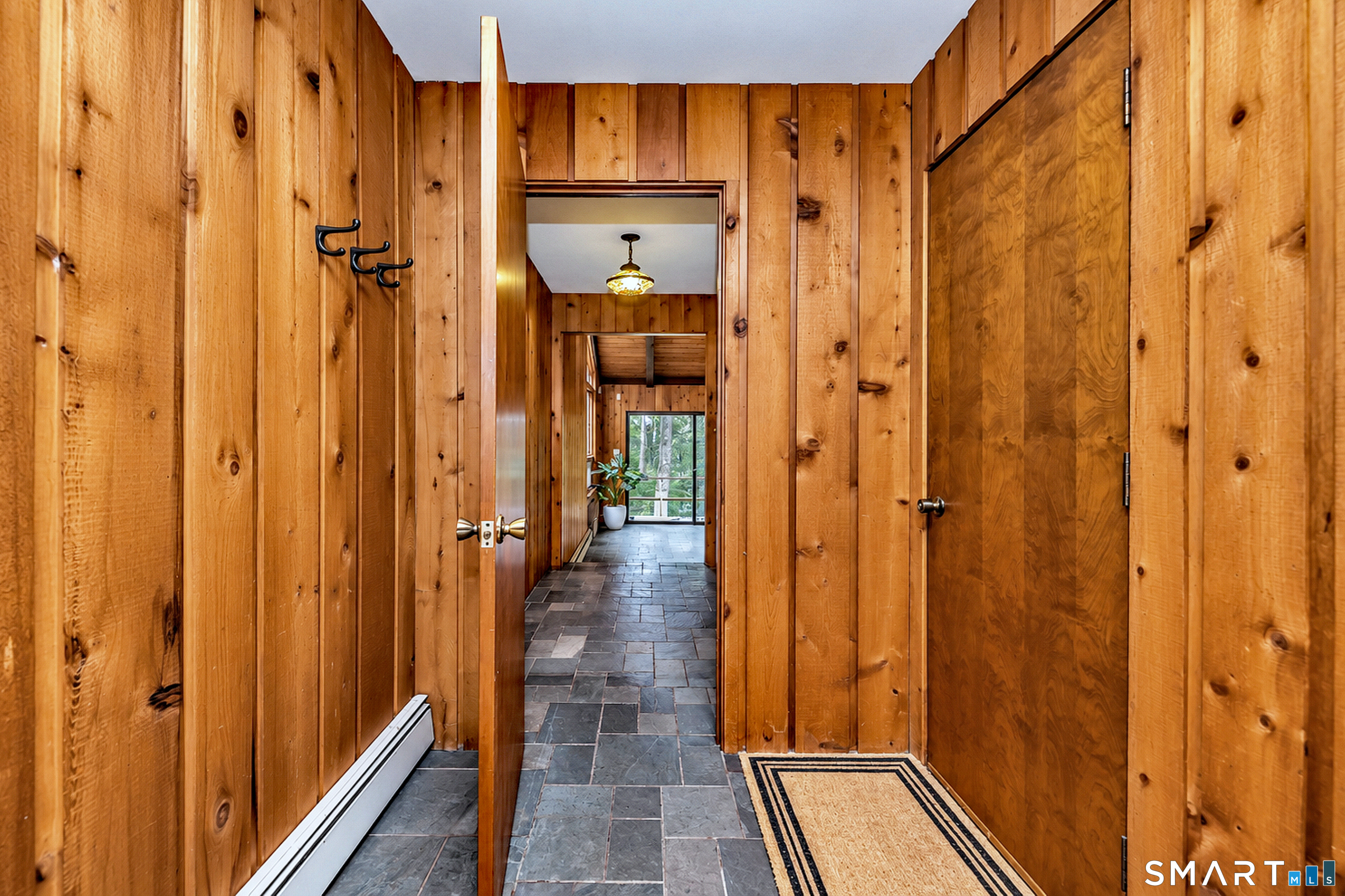 128 Old Dike Road Trumbull, CT 06611 - Photo 8 of 40 Gallery Image 8