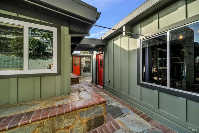 $949,000 | 7810 Sanford Street, Oakland, CA 94605