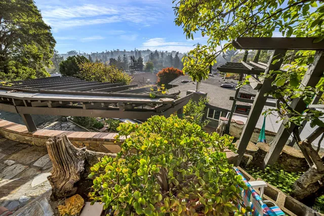 $949,000 | 7810 Sanford Street, Oakland, CA 94605