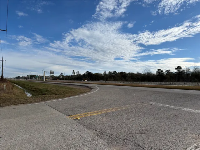 $850 | 6830 Treeline Drive, Humble, TX 77346