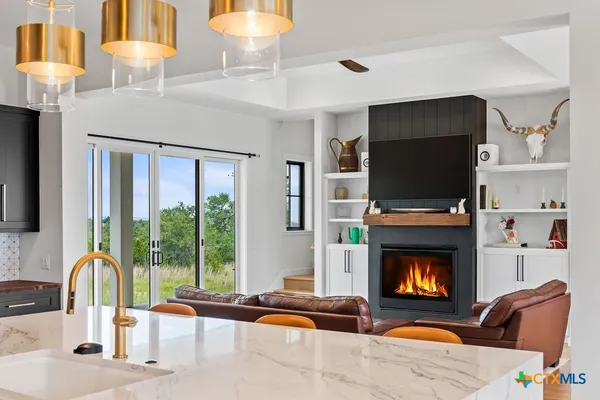 $1,395,000 | 813 Verde Vista Drive, Wimberley, TX 78676