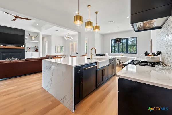 $1,395,000 | 813 Verde Vista Drive, Wimberley, TX 78676