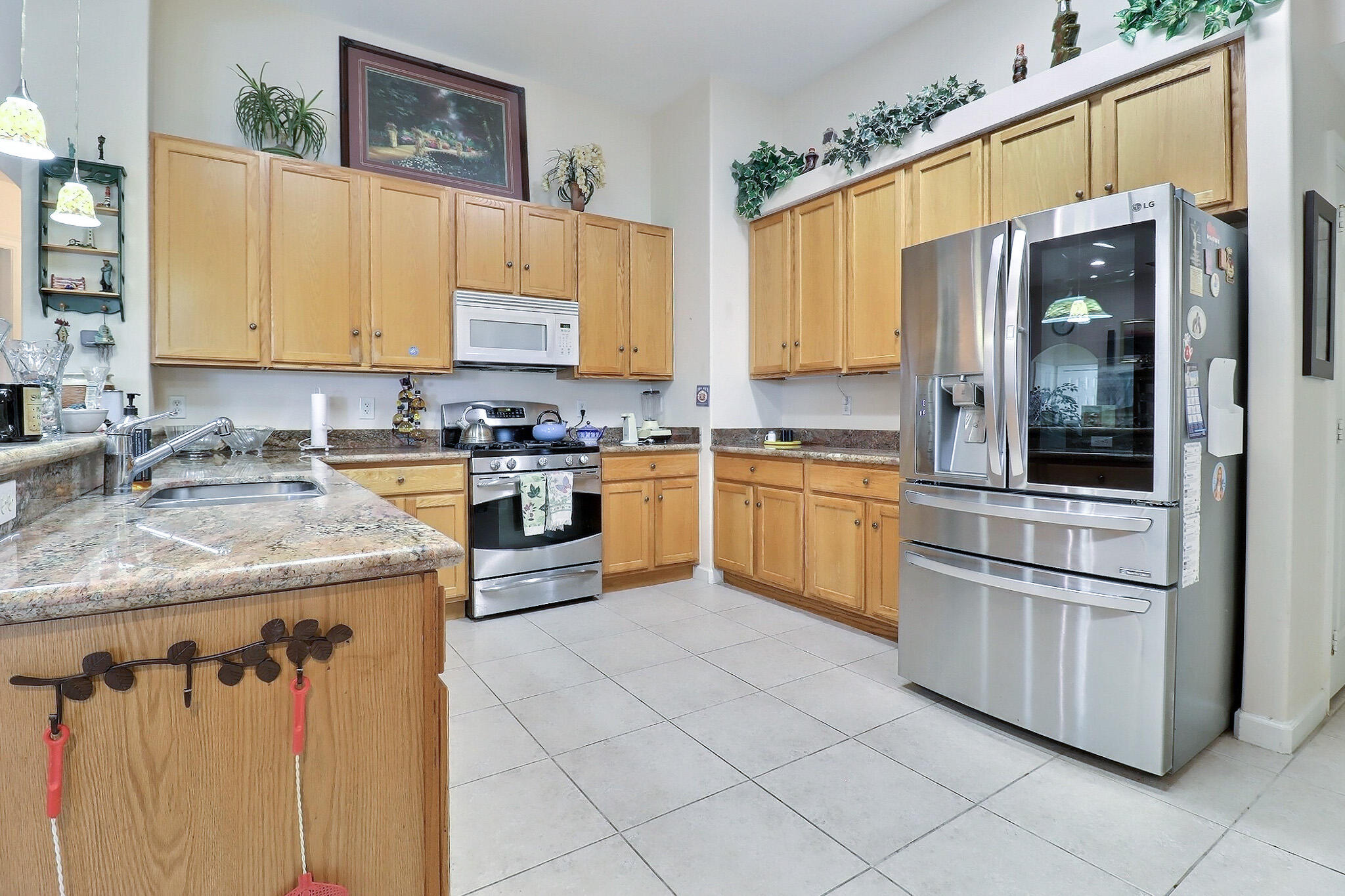 3753 Victoria Road West Palm Beach, FL 33411 - Photo 12 of 37 Kitchen