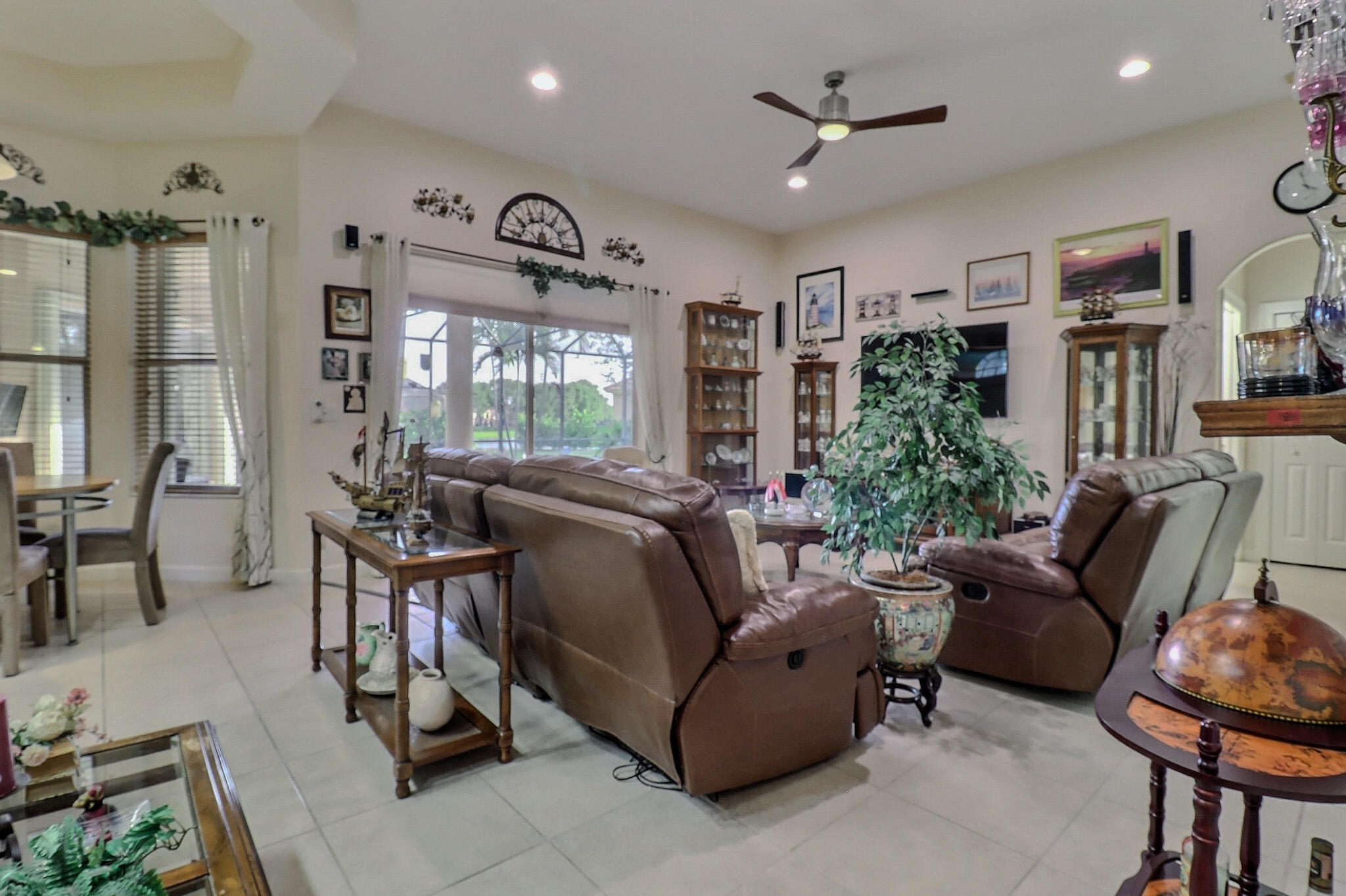 3753 Victoria Road West Palm Beach, FL 33411 - Photo 16 of 37 Living