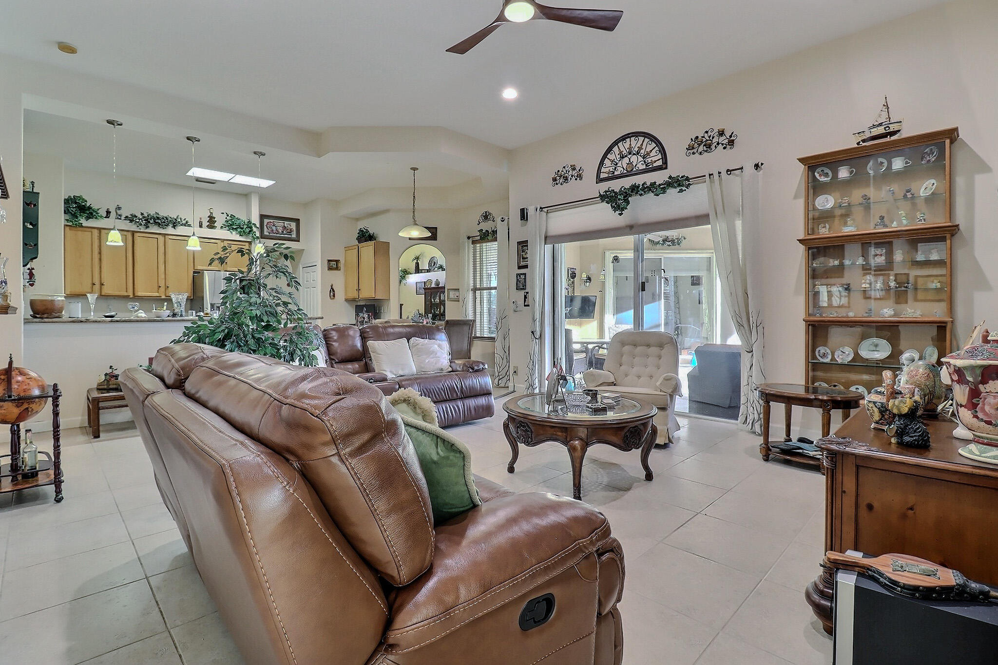 3753 Victoria Road West Palm Beach, FL 33411 - Photo 17 of 37 Living