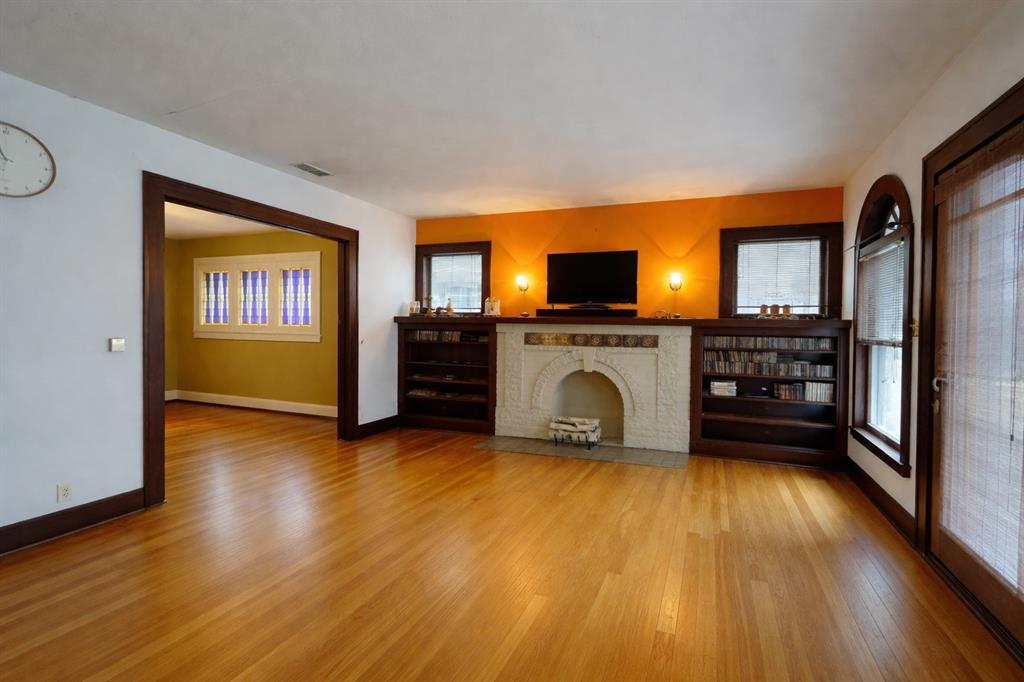 115 North Montclair Avenue Dallas, TX 75208 - Photo 3 of 13 Virtually Staged