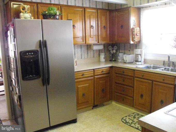 1402 Terry Way Fallston, MD 21047 - Photo 4 of 20 Kitchen